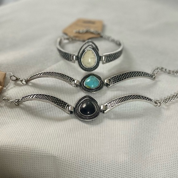 Women’s Semiprecious Cabochon Teardrop Stone Silver Bracelet - Picture 8 of 9